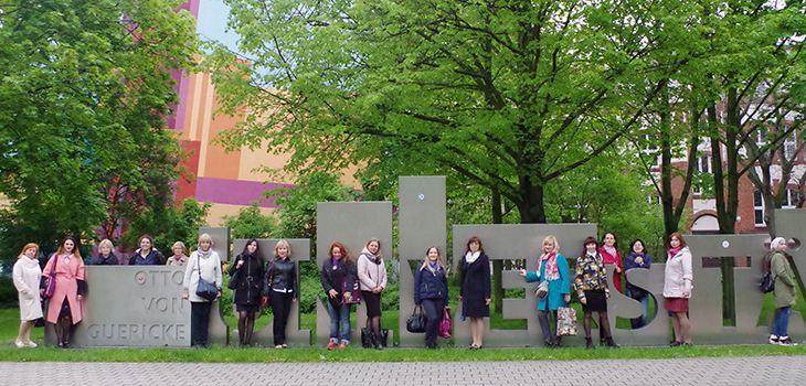 Ukrainische Hochschullehrende und Studierende besuchen Uni Magdeburg