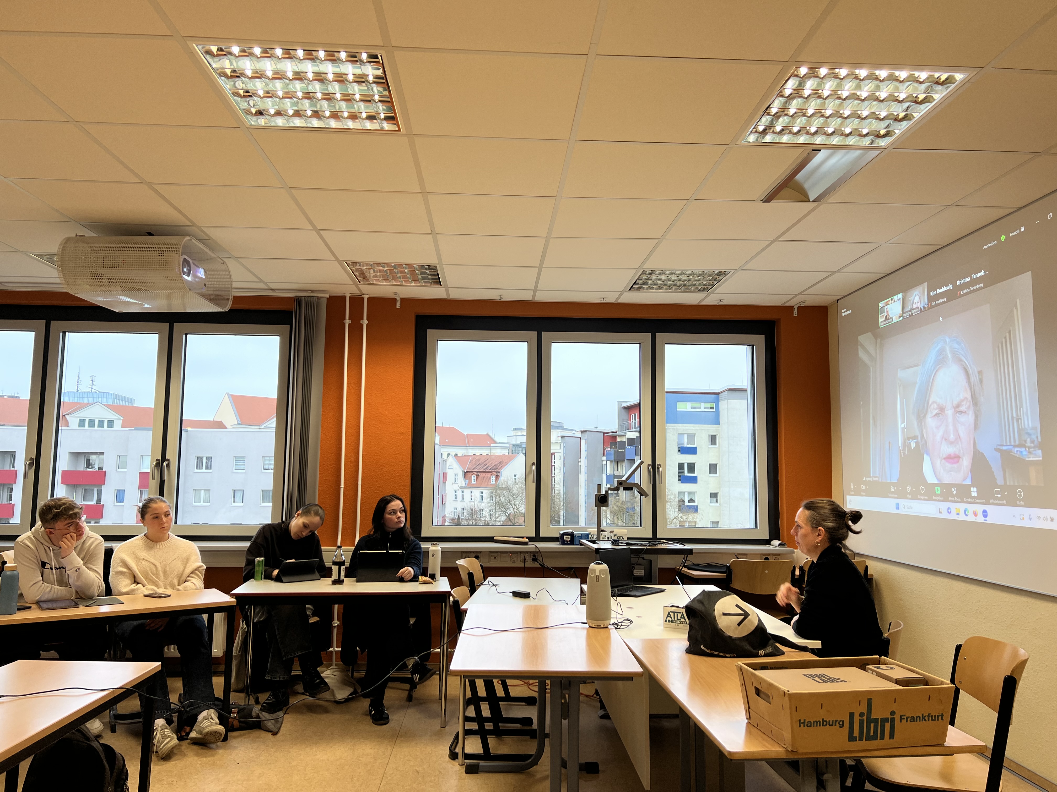 Gespräch Tömmel 25 - 1 Gespräch Tömmel 25 - 1