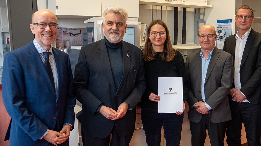 /unimagdeburg_media/Presse/Bilder/Pressemitteilungen/2025/Prof_+Sundmacher_+Prof_+Armin+Willingmann_+Susanne+Hintsch_+Prof_+Achim+Kienle_+Prof_+Michael+Naumann+%28c%29+Tobias+Bernt+Uni+Magdeburg-height-560-width-1000-p-117106.jpg