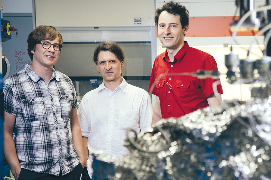 Das neuraLIDE-Team v.l.n.r Dipl.-Ing. M. S. Sc. Martin Deckert, Prof. Dr. Armin Dadgar und Dr. Michael Lippert (c) Harald Krieg / Uni Magdeburg Das neuraLIDE-Team v.l.n.r Dipl.-Ing. M. S. Sc. Martin Deckert, Prof. Dr. Armin Dadgar und Dr. Michael Lippert (c) Harald Krieg / Uni Magdeburg